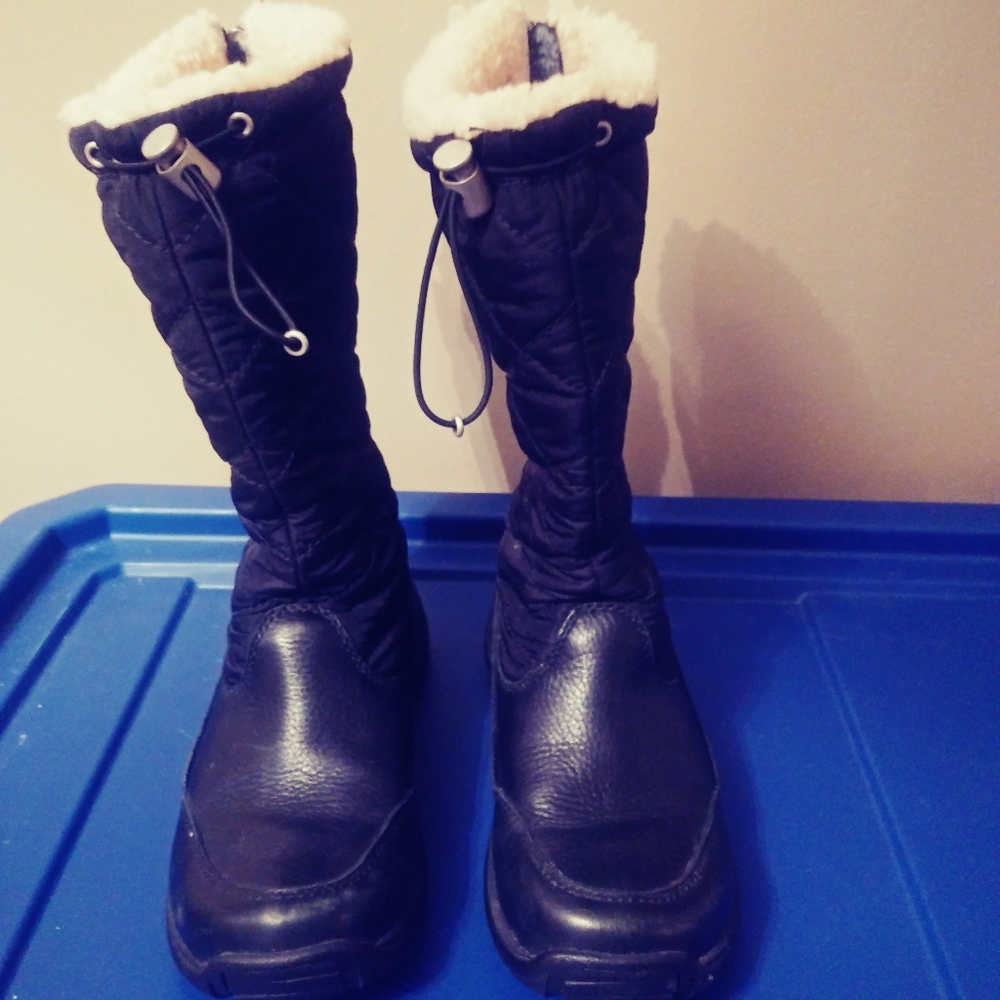 UGG Winter Boots - Size 5 Black